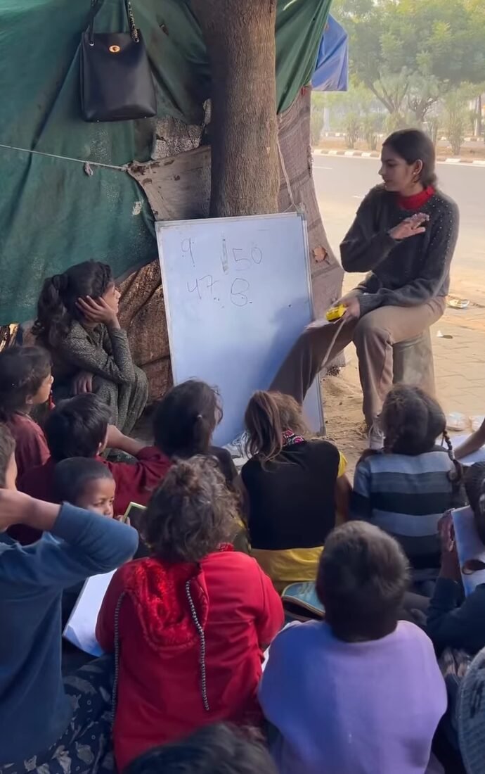 भिक्षावर्ती इलाकों मे जाकर निशुल्क शिक्षा देते हुए साथ ही इनके अभिवावक को समझाते हुए की इन्हे भीख ना मंगवाए बल्कि इन्हे अच्छी शिक्षा प्रदान करे