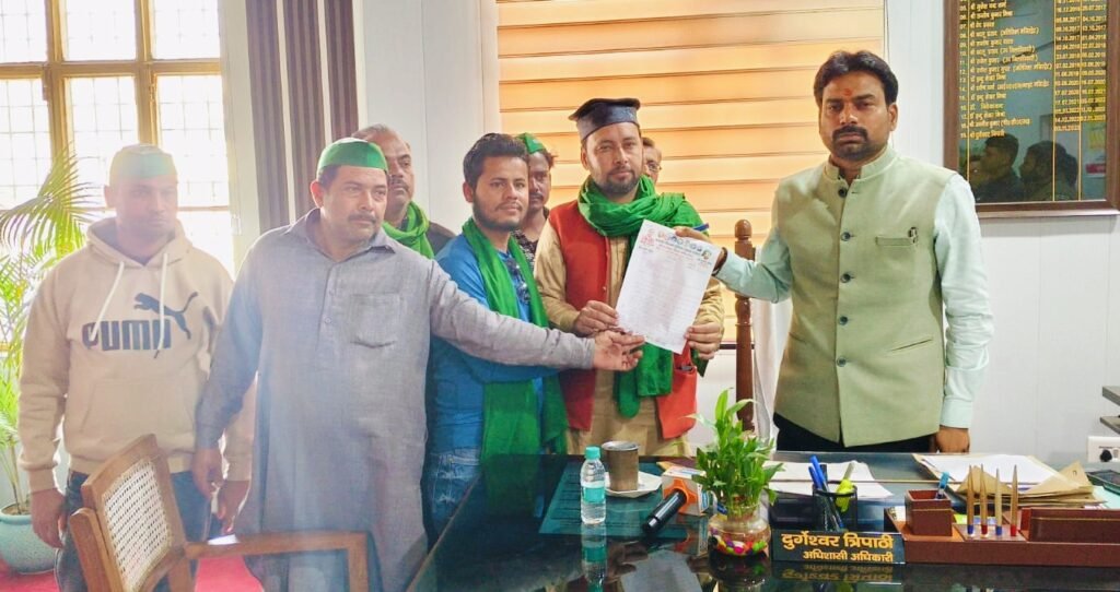 आवारा कुत्तों से रामपुर परेशान भाकियू एकताशक्ति ने रामपुर नगर पालिका के अधिशासी अधिकारी दिया ज्ञापन !