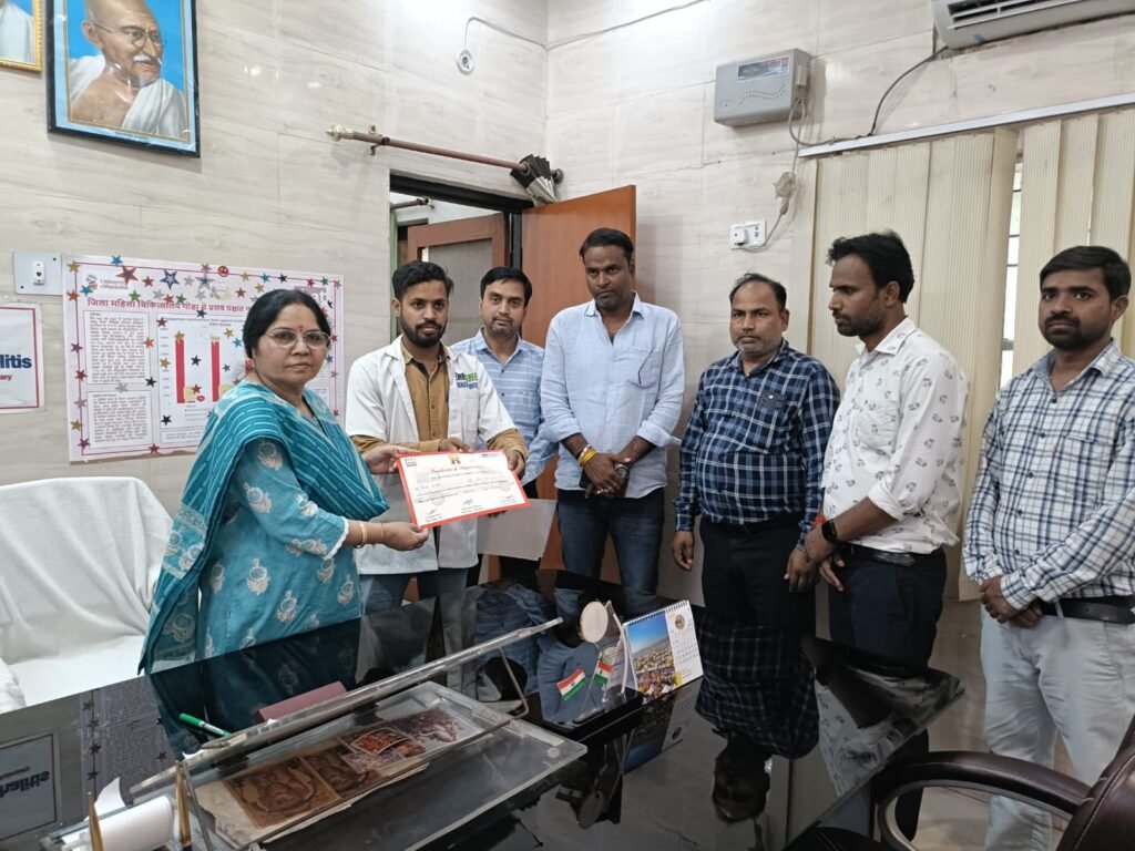 महिला अस्पताल के इमरजेंसी मेडिकल टेक्नीशियन रवि सिंह