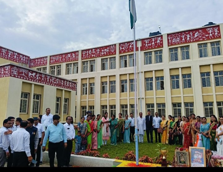 समस्त शिक्षक एवं शिक्षिका सांदीपनी विद्यालय छपारा