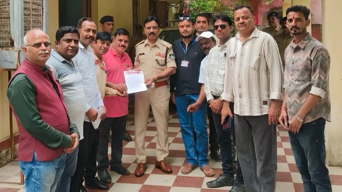 श्रमजीवी पत्रकार संघ द्वारा पुलिस अधीक्षक सिवनी को सौंपा गया ज्ञापन