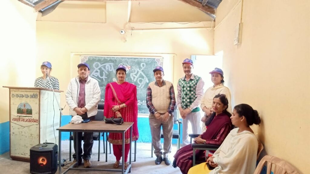 समाज के लिए छात्रों का समर्पण।
